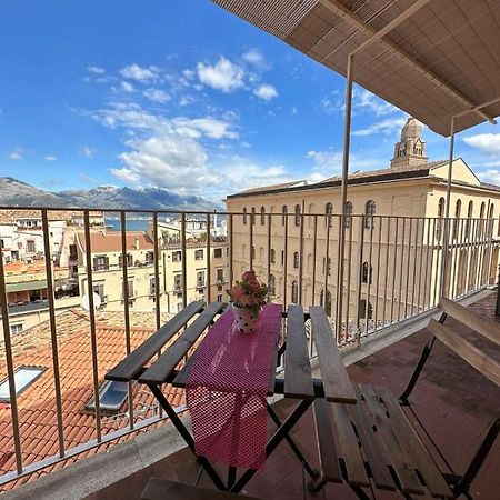 La Finestra Sul Duomo Apartment กาเอตา ภายนอก รูปภาพ