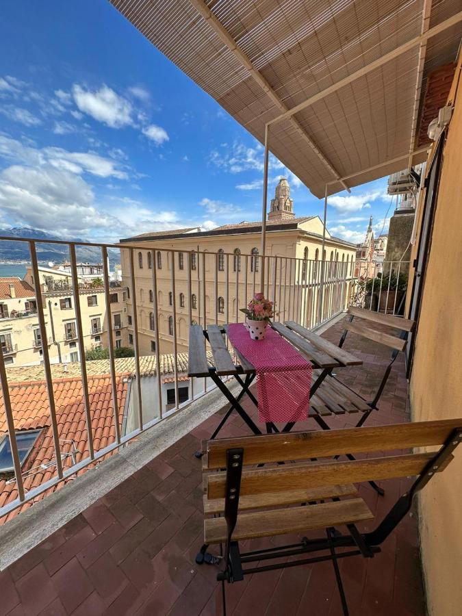 La Finestra Sul Duomo Apartment กาเอตา ภายนอก รูปภาพ